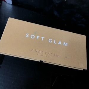 ABH Soft Glam Palette